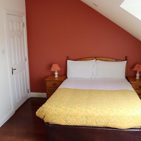 The Old Pier Guest Accommodation, Bed Only, No Breakfast Ballydavid Εξωτερικό φωτογραφία